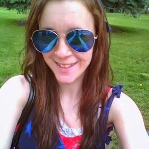 Meet your Posher, Yvette